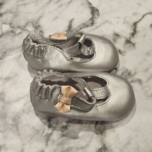 Robeez Baby Girl Crib Shoes 3-6 Months Silver Pink Bow Easter Church Dress